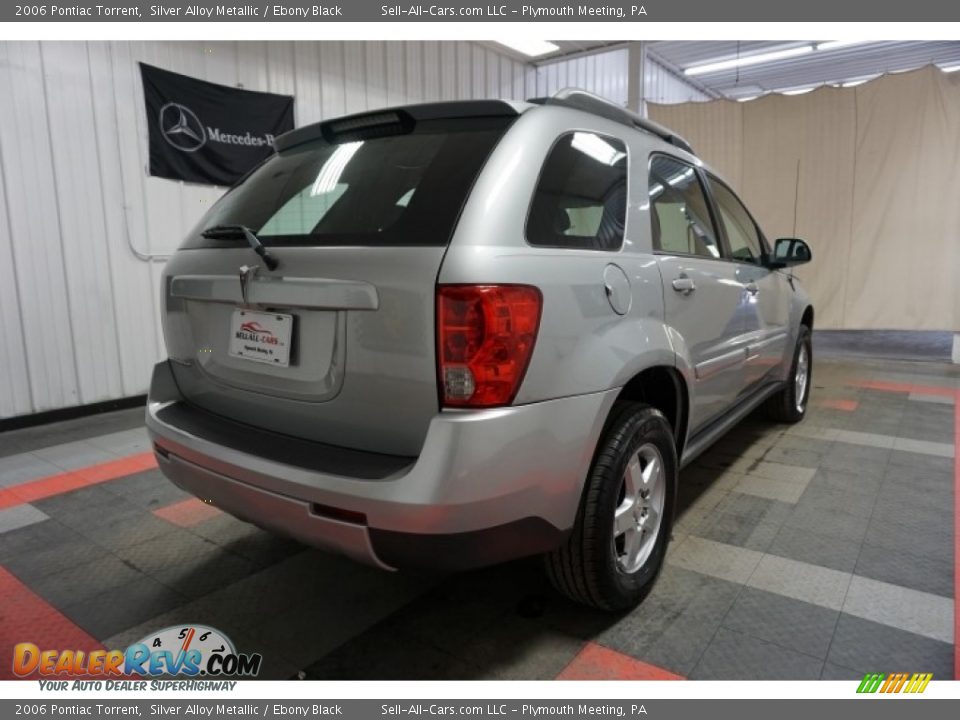 2006 Pontiac Torrent Silver Alloy Metallic / Ebony Black Photo #8