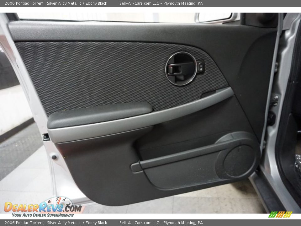 2006 Pontiac Torrent Silver Alloy Metallic / Ebony Black Photo #12
