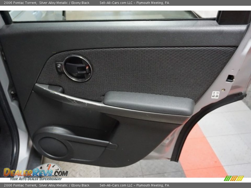 2006 Pontiac Torrent Silver Alloy Metallic / Ebony Black Photo #15