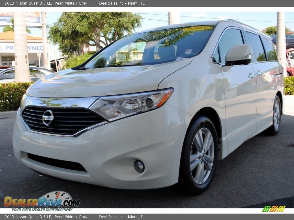 2013 Nissan Quest 3.5 LE Pearl White / Gray Photo #5