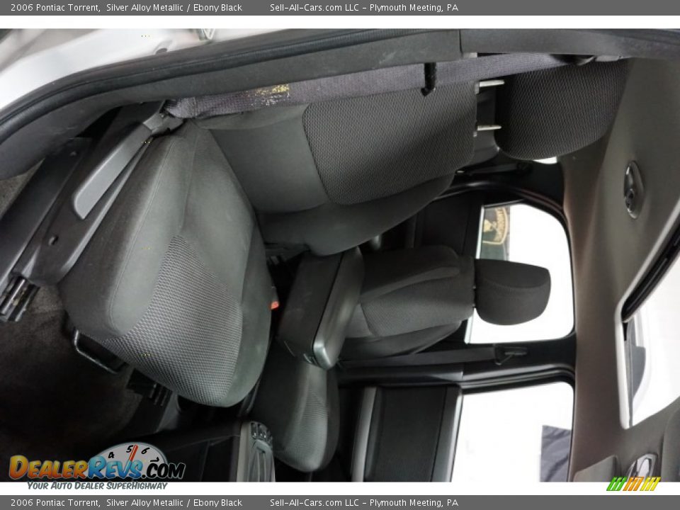 2006 Pontiac Torrent Silver Alloy Metallic / Ebony Black Photo #17