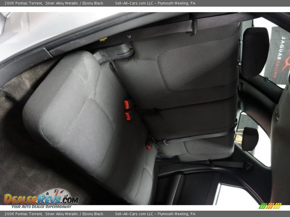 2006 Pontiac Torrent Silver Alloy Metallic / Ebony Black Photo #18
