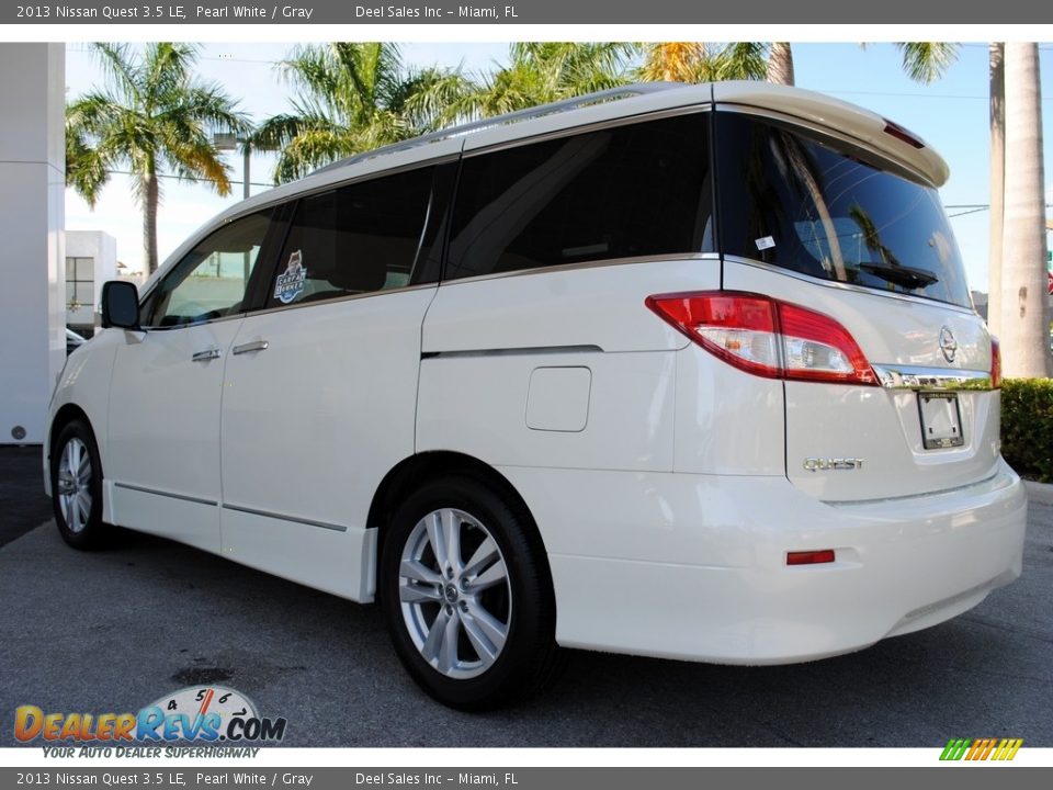 2013 Nissan Quest 3.5 LE Pearl White / Gray Photo #7