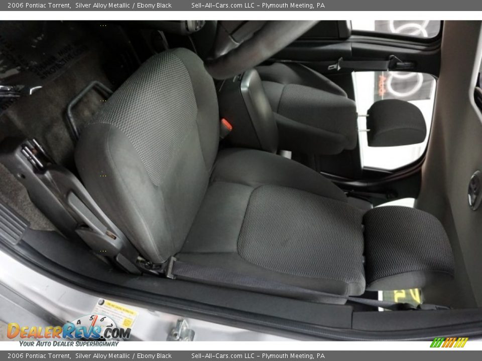 2006 Pontiac Torrent Silver Alloy Metallic / Ebony Black Photo #22