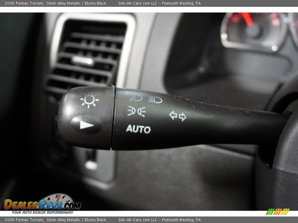 2006 Pontiac Torrent Silver Alloy Metallic / Ebony Black Photo #27