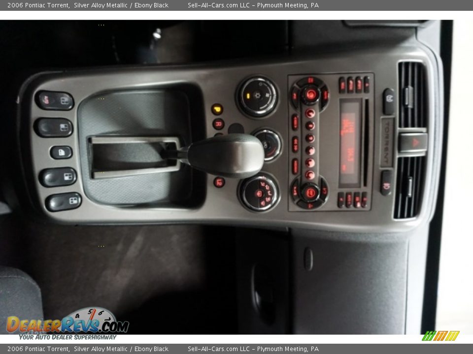 2006 Pontiac Torrent Silver Alloy Metallic / Ebony Black Photo #32