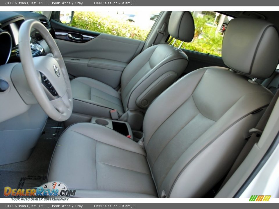 2013 Nissan Quest 3.5 LE Pearl White / Gray Photo #18