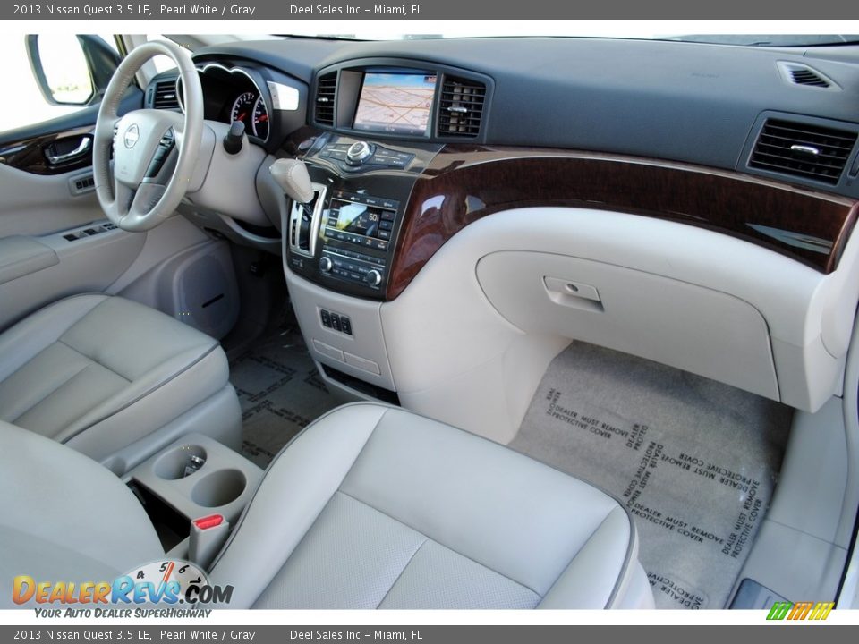 2013 Nissan Quest 3.5 LE Pearl White / Gray Photo #20