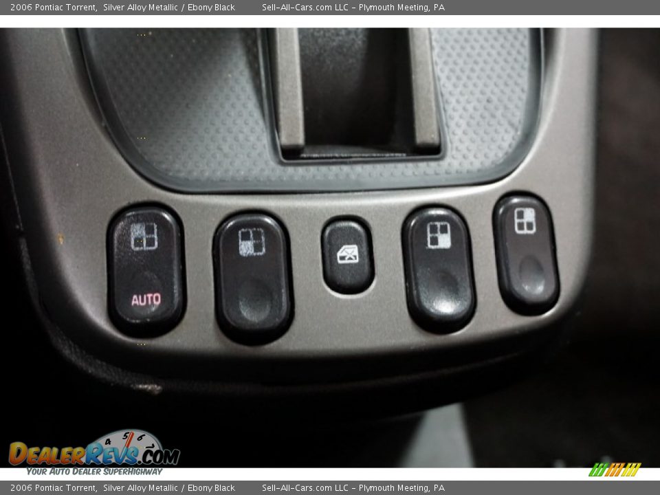 2006 Pontiac Torrent Silver Alloy Metallic / Ebony Black Photo #35