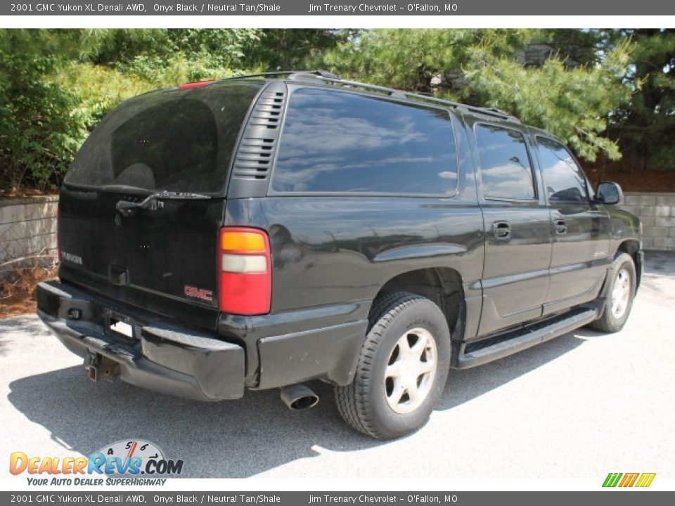 2001 GMC Yukon XL Denali AWD Onyx Black / Neutral Tan/Shale Photo #3