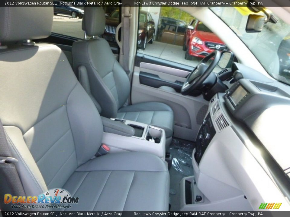 2012 Volkswagen Routan SEL Nocturne Black Metallic / Aero Gray Photo #5