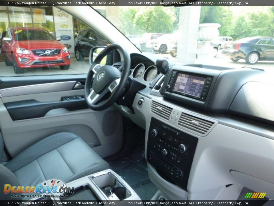 2012 Volkswagen Routan SEL Nocturne Black Metallic / Aero Gray Photo #7
