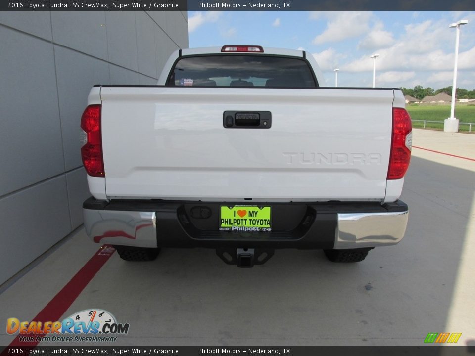 2016 Toyota Tundra TSS CrewMax Super White / Graphite Photo #5