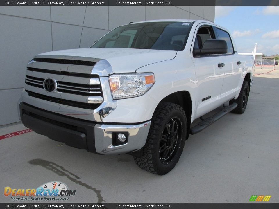 2016 Toyota Tundra TSS CrewMax Super White / Graphite Photo #7