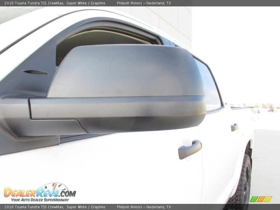 2016 Toyota Tundra TSS CrewMax Super White / Graphite Photo #13
