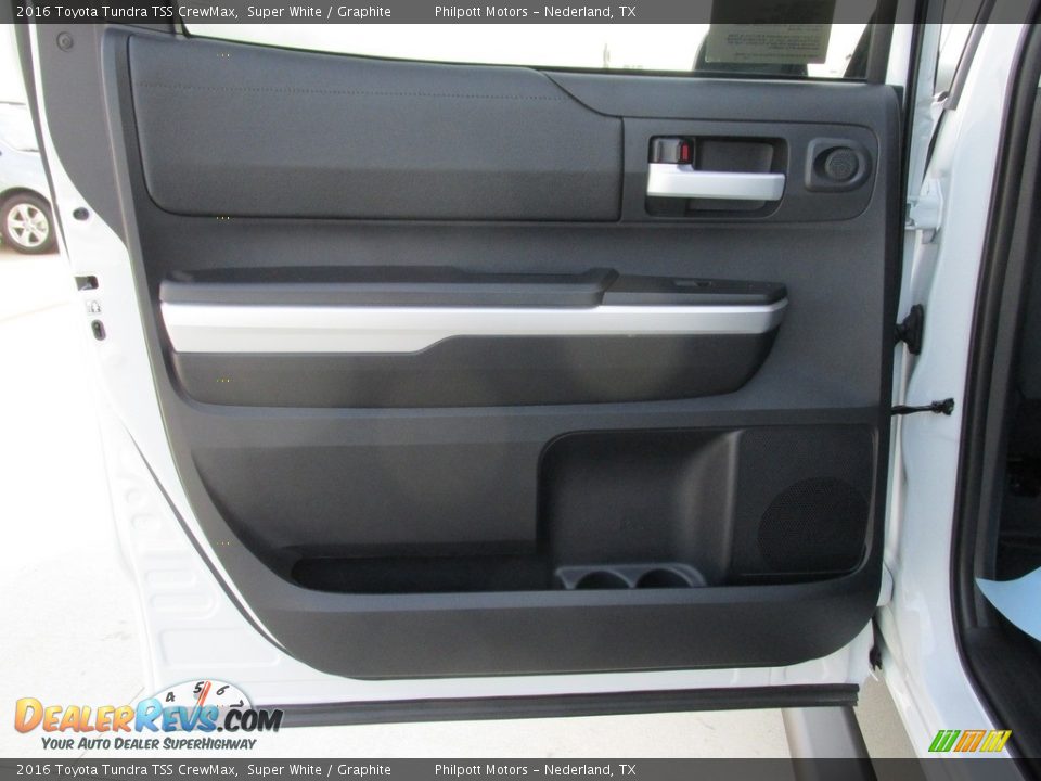 2016 Toyota Tundra TSS CrewMax Super White / Graphite Photo #18