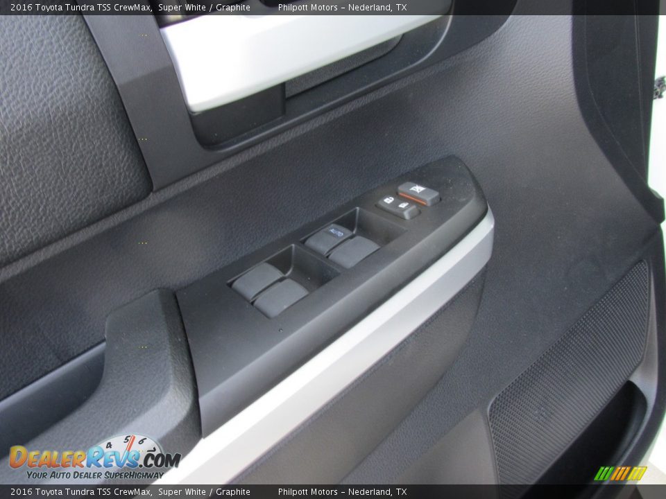 2016 Toyota Tundra TSS CrewMax Super White / Graphite Photo #21