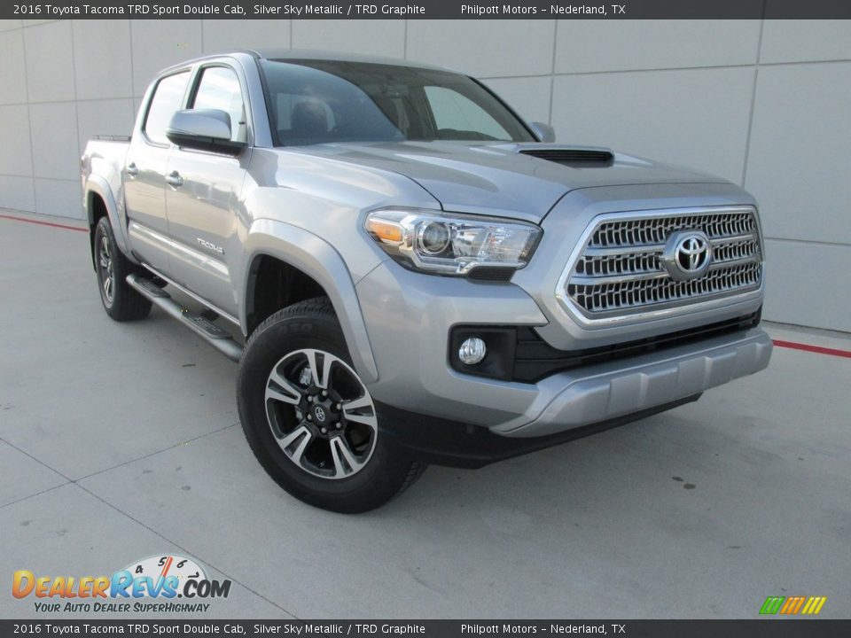 Front 3/4 View of 2016 Toyota Tacoma TRD Sport Double Cab Photo #1