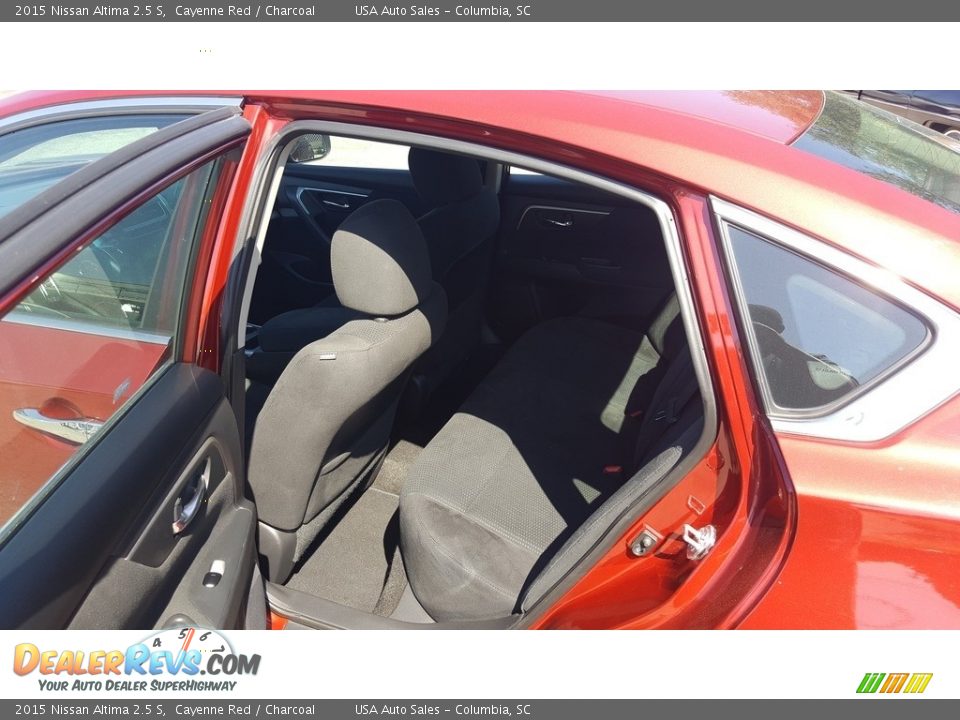2015 Nissan Altima 2.5 S Cayenne Red / Charcoal Photo #10