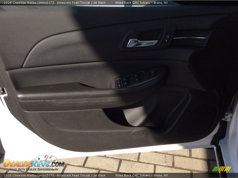 2016 Chevrolet Malibu Limited LTZ Iridescent Pearl Tricoat / Jet Black Photo #12