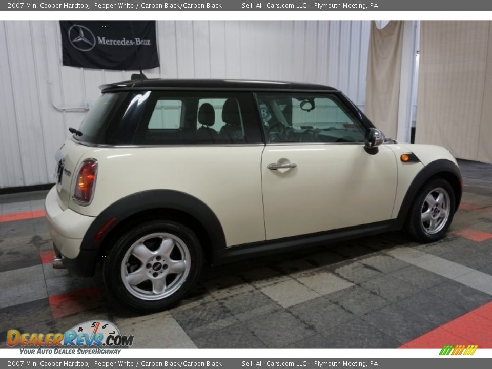 2007 Mini Cooper Hardtop Pepper White / Carbon Black/Carbon Black Photo #7