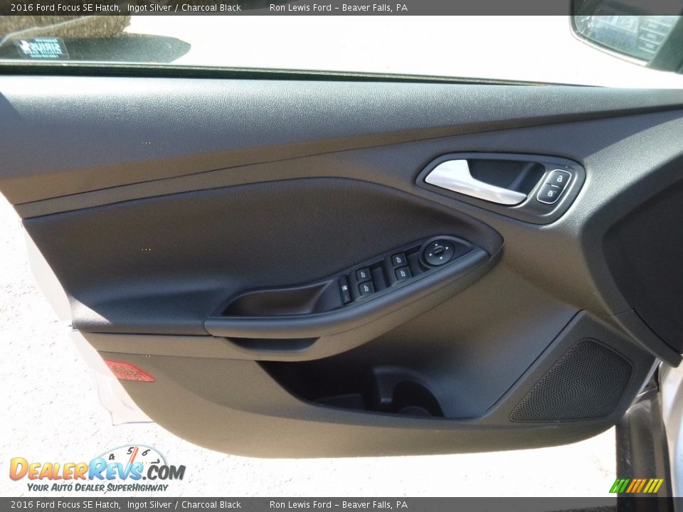2016 Ford Focus SE Hatch Ingot Silver / Charcoal Black Photo #14