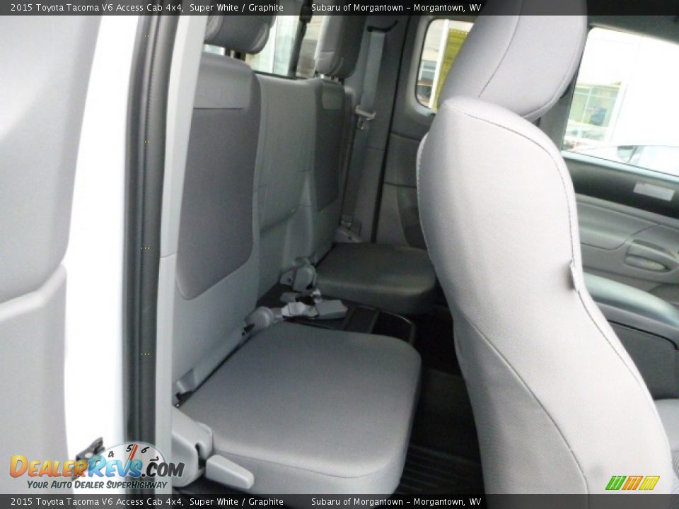 2015 Toyota Tacoma V6 Access Cab 4x4 Super White / Graphite Photo #4