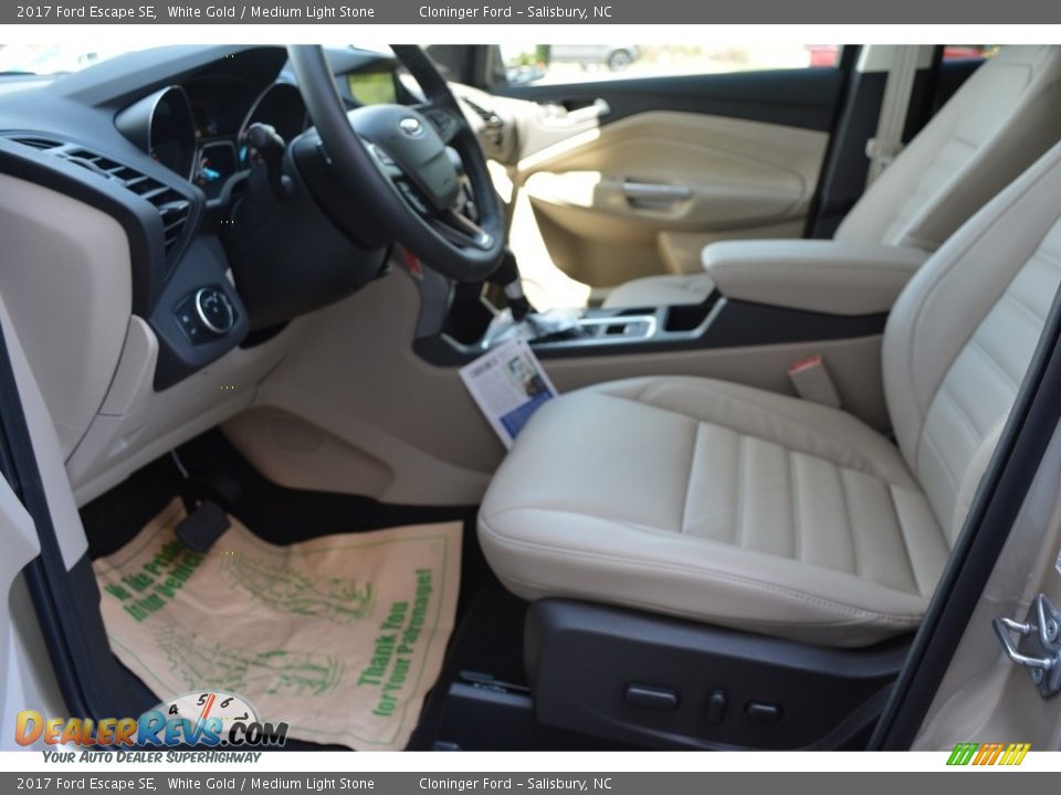 2017 Ford Escape SE White Gold / Medium Light Stone Photo #6