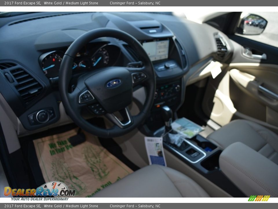 2017 Ford Escape SE White Gold / Medium Light Stone Photo #7