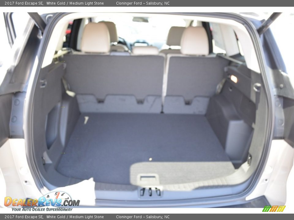 2017 Ford Escape SE White Gold / Medium Light Stone Photo #9