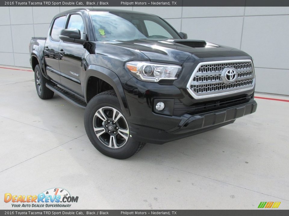 Front 3/4 View of 2016 Toyota Tacoma TRD Sport Double Cab Photo #1