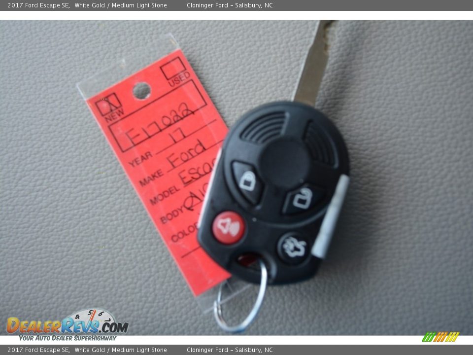 2017 Ford Escape SE White Gold / Medium Light Stone Photo #20