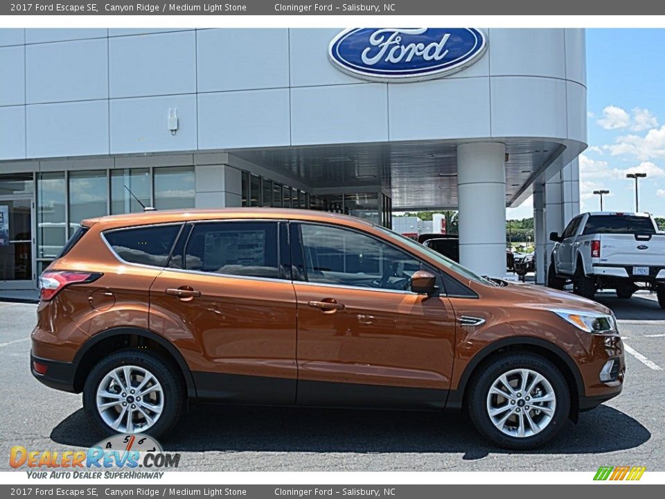 2017 Ford Escape SE Canyon Ridge / Medium Light Stone Photo #2