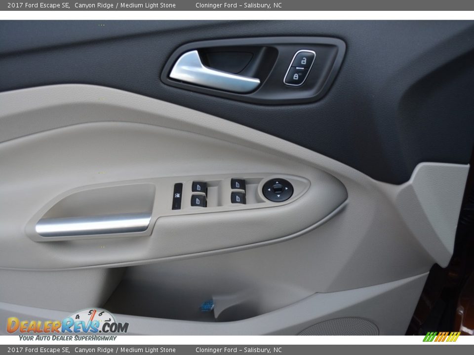 2017 Ford Escape SE Canyon Ridge / Medium Light Stone Photo #5