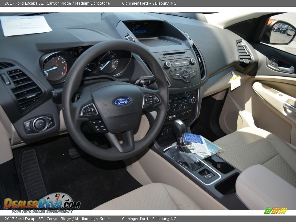 2017 Ford Escape SE Canyon Ridge / Medium Light Stone Photo #7