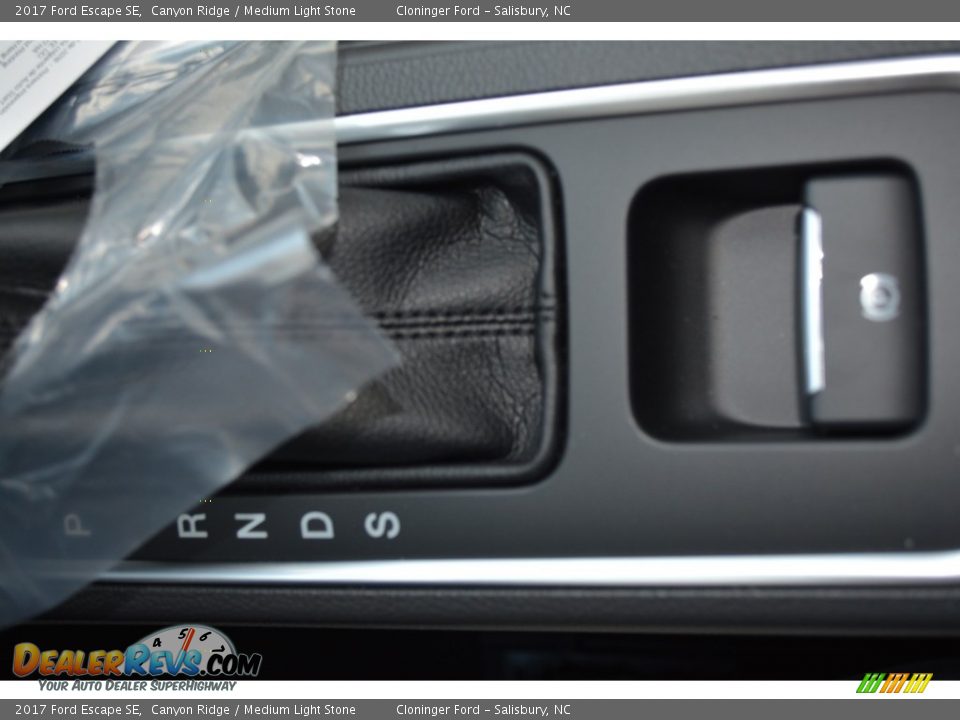 2017 Ford Escape SE Canyon Ridge / Medium Light Stone Photo #15