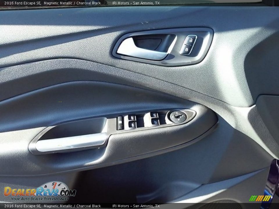 2016 Ford Escape SE Magnetic Metallic / Charcoal Black Photo #2