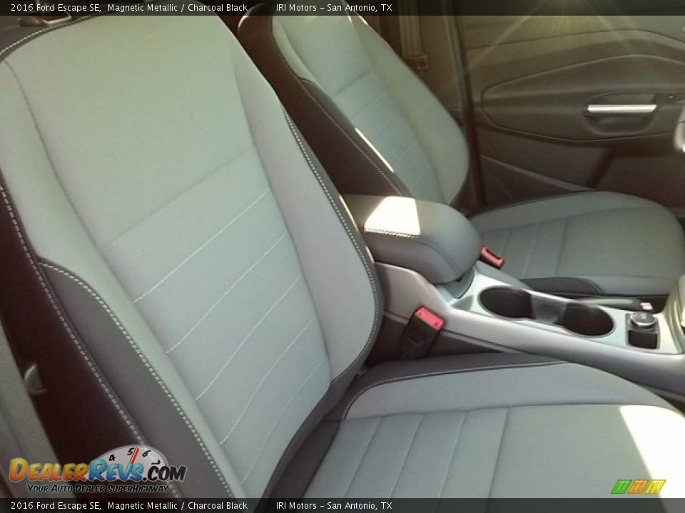 2016 Ford Escape SE Magnetic Metallic / Charcoal Black Photo #8
