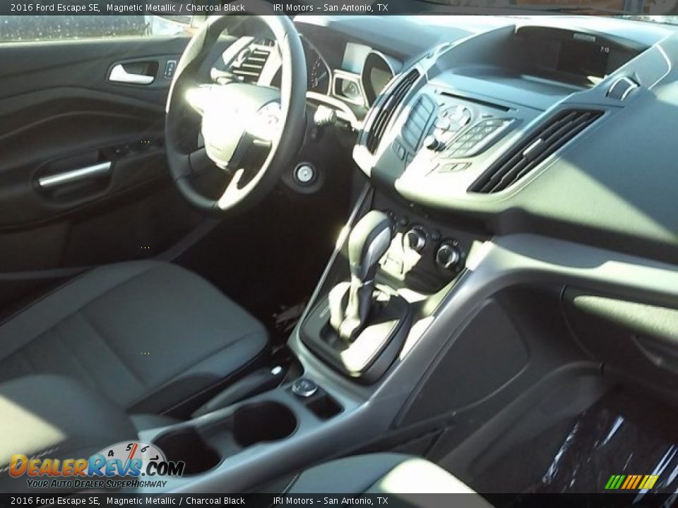 2016 Ford Escape SE Magnetic Metallic / Charcoal Black Photo #10
