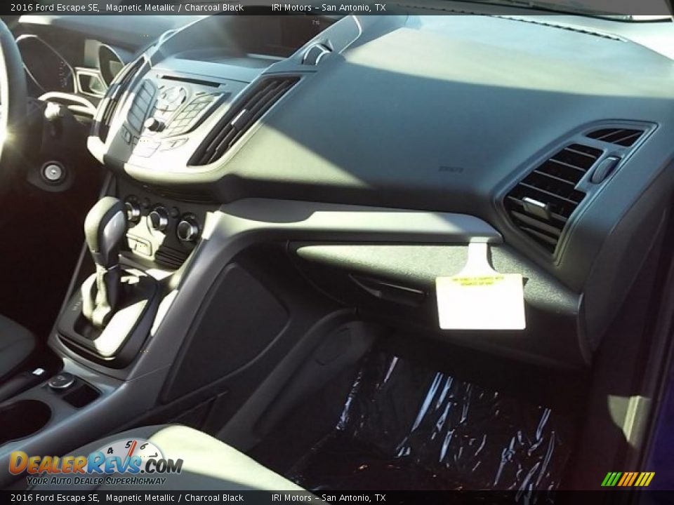 2016 Ford Escape SE Magnetic Metallic / Charcoal Black Photo #11