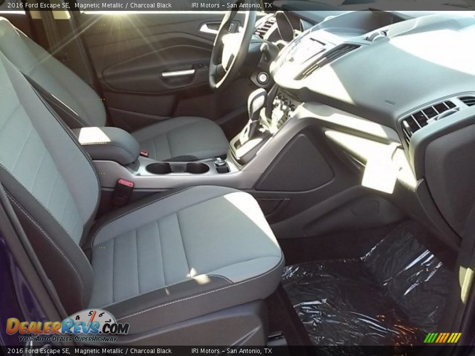 2016 Ford Escape SE Magnetic Metallic / Charcoal Black Photo #12