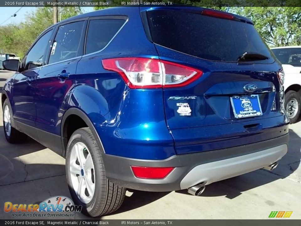 2016 Ford Escape SE Magnetic Metallic / Charcoal Black Photo #17