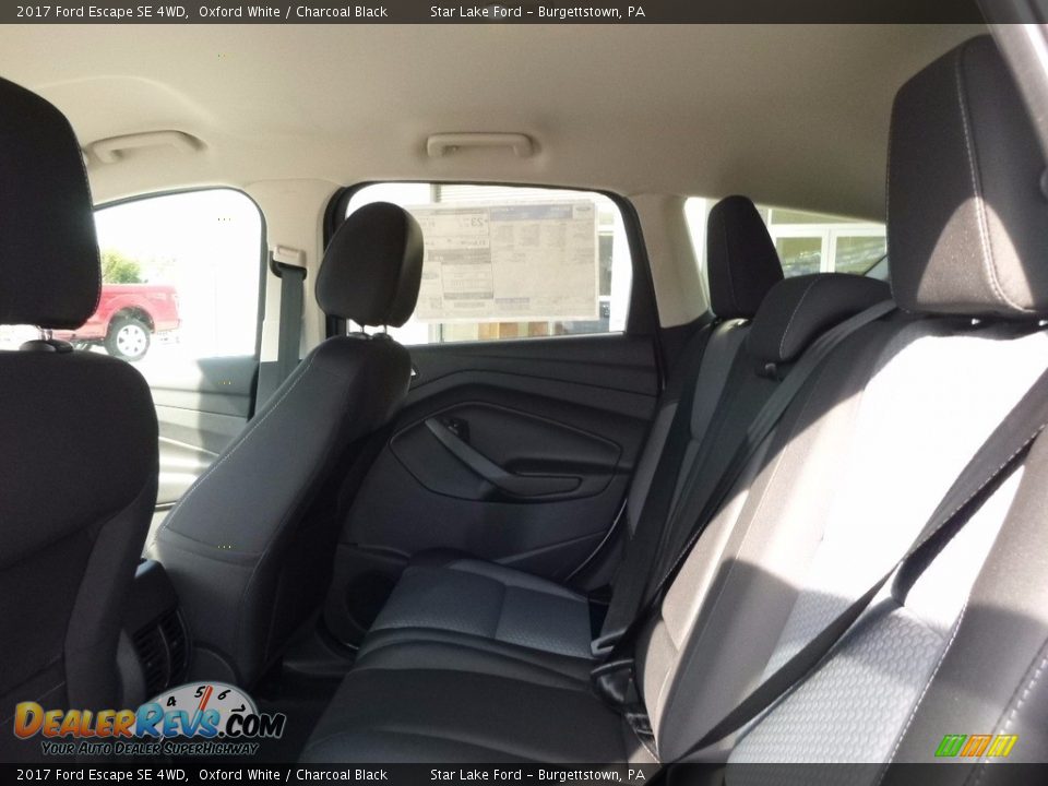 2017 Ford Escape SE 4WD Oxford White / Charcoal Black Photo #12