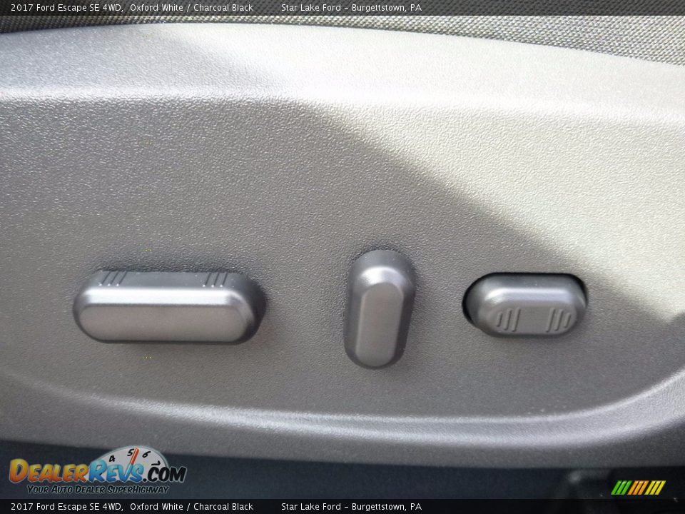 2017 Ford Escape SE 4WD Oxford White / Charcoal Black Photo #16