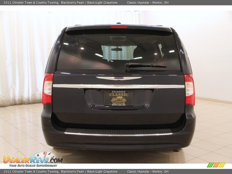 2011 Chrysler Town & Country Touring Blackberry Pearl / Black/Light Graystone Photo #18