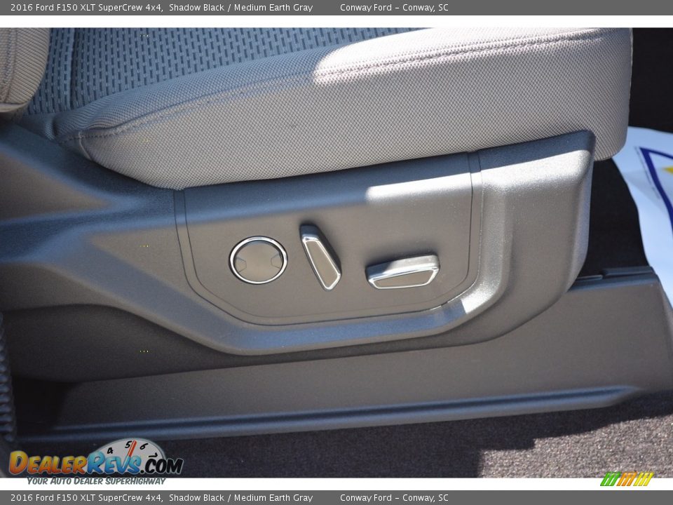 2016 Ford F150 XLT SuperCrew 4x4 Shadow Black / Medium Earth Gray Photo #28