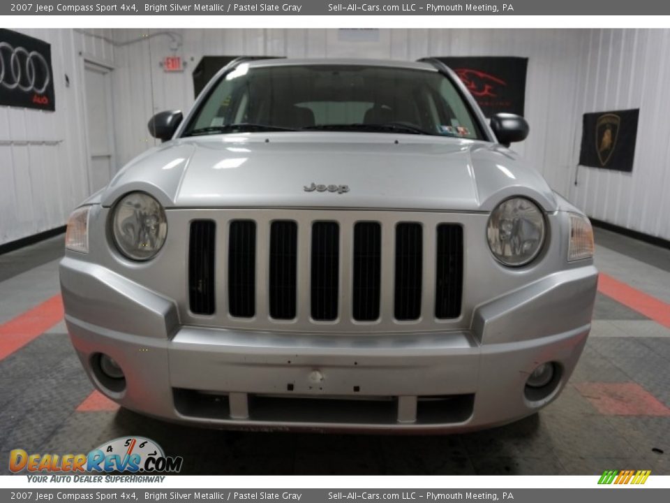 2007 Jeep Compass Sport 4x4 Bright Silver Metallic / Pastel Slate Gray Photo #4