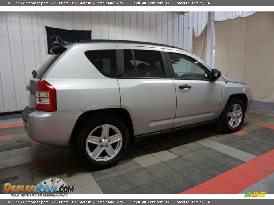 2007 Jeep Compass Sport 4x4 Bright Silver Metallic / Pastel Slate Gray Photo #7
