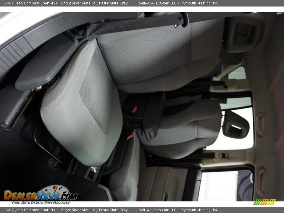 2007 Jeep Compass Sport 4x4 Bright Silver Metallic / Pastel Slate Gray Photo #18