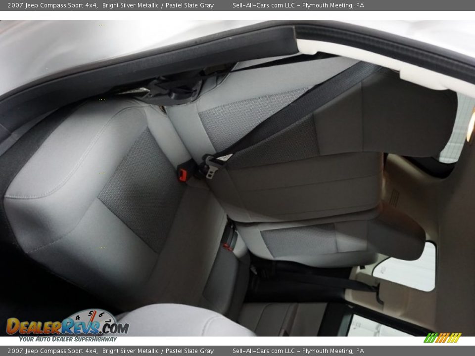 2007 Jeep Compass Sport 4x4 Bright Silver Metallic / Pastel Slate Gray Photo #19